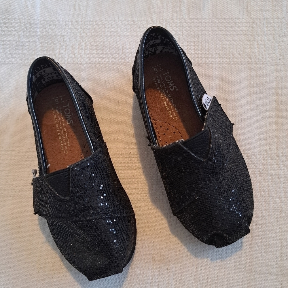 Toms toddler girls size 6 black sparkly shoes, VGUC